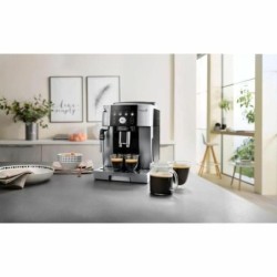 Macchina da caffè DeLonghi Magnifica S Smart argento