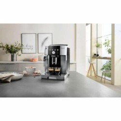 Macchina da caffè DeLonghi Magnifica S Smart argento