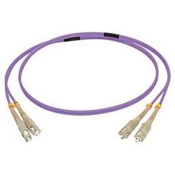 C2G CAVO PATCH IN FIBRA OM4 LSZH SC/SC 1 M - VIOLA (1m SC/SC OM4 LSZH