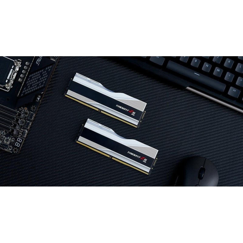 Kit di memoria RAM G.Skill Trident Z5 RGB Argento DDR5-6000 CL32 da 3