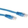 Cavo patch ACT Blue LSZH U/UTP CAT6A da 1 metro con connettori RJ45. 